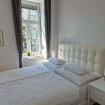 Sweet Dreams Apartment Виена Стая снимка